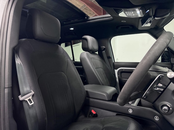Used Land Rover Defender 110 2023 for sale - 76108667: Photo 29