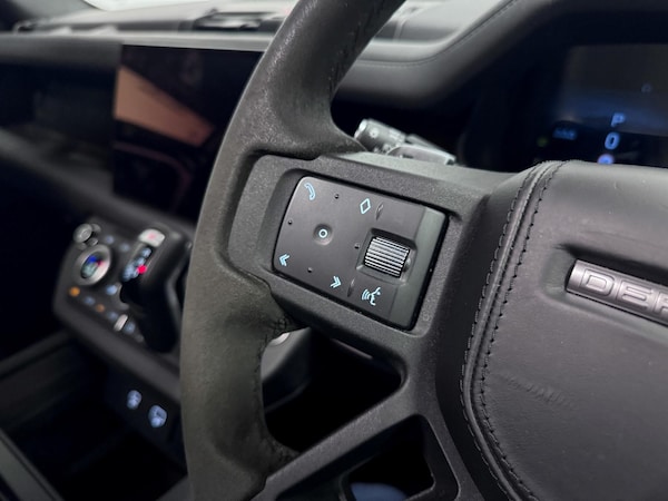 Used Land Rover Defender 110 2023 for sale - 76108667: Photo 46