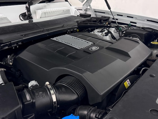Used Land Rover Defender 110 2023 for sale - 76108667: Photo 9