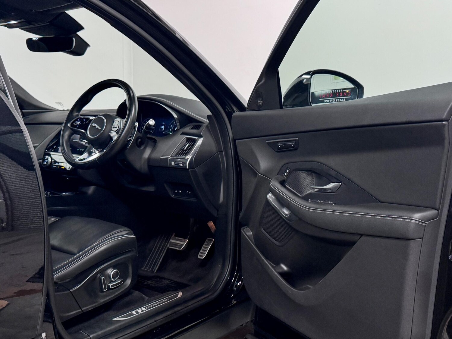 Used Jaguar E-Pace 2021 for sale - 77646240: Photo 14