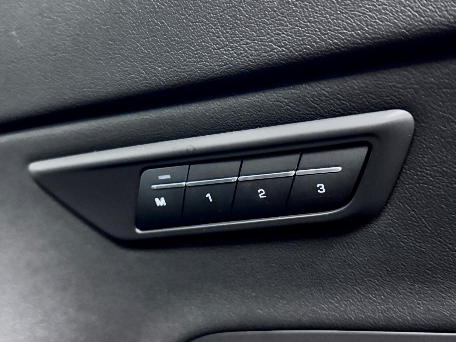 Used Jaguar E-Pace 2021 for sale - 77646240: Photo 16