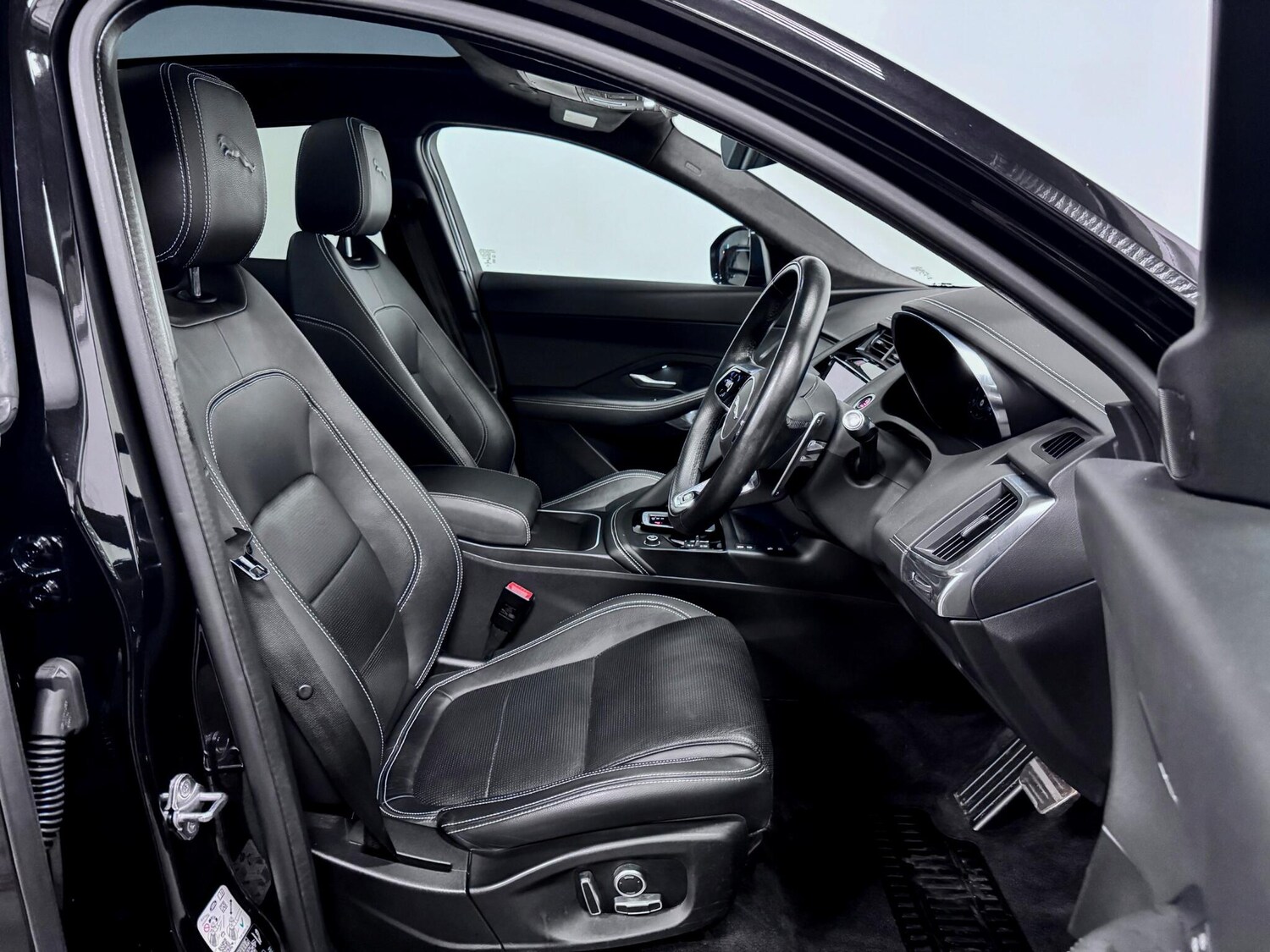 Used Jaguar E-Pace 2021 for sale - 77646240: Photo 21