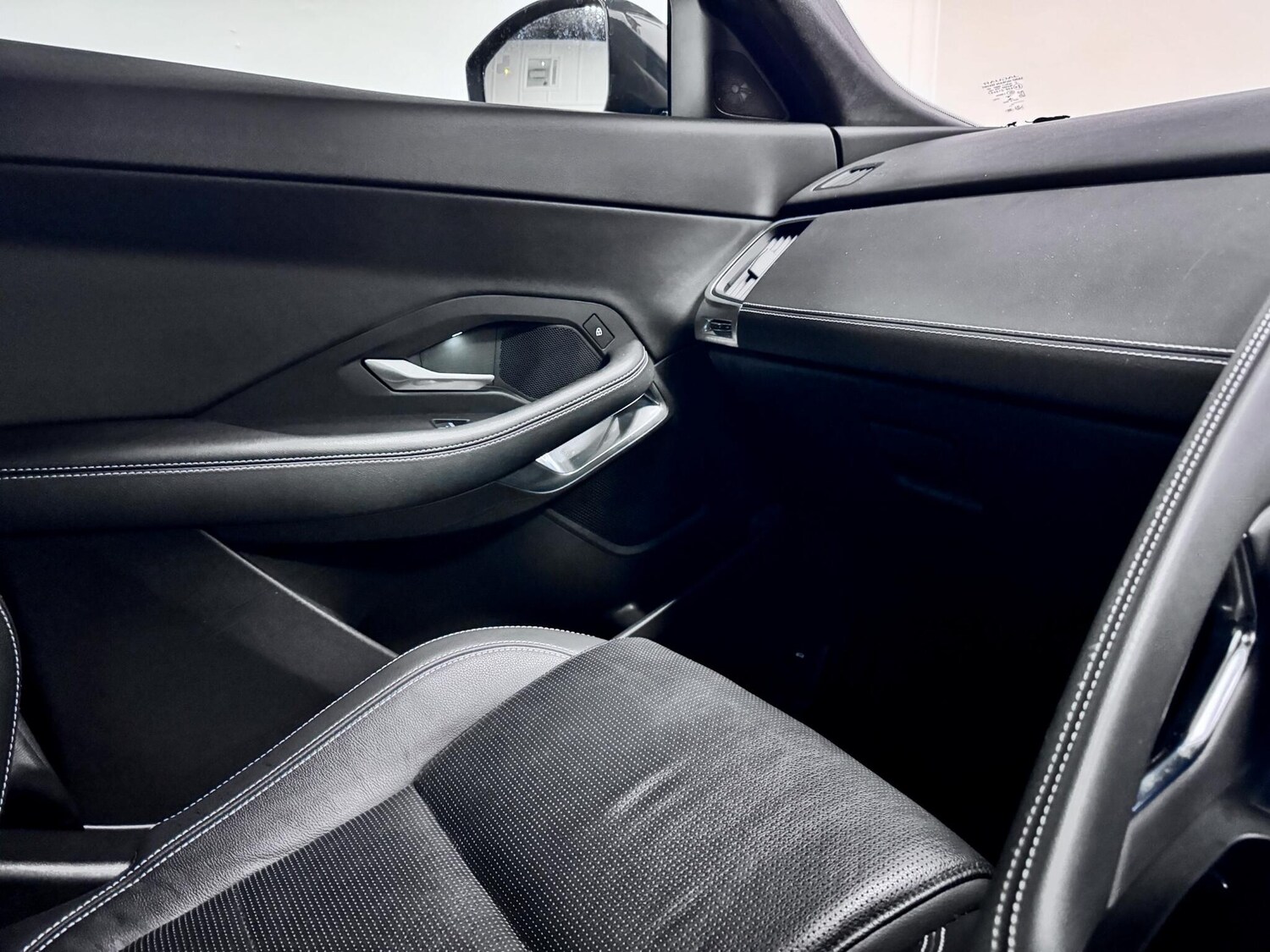 Used Jaguar E-Pace 2021 for sale - 77646240: Photo 27