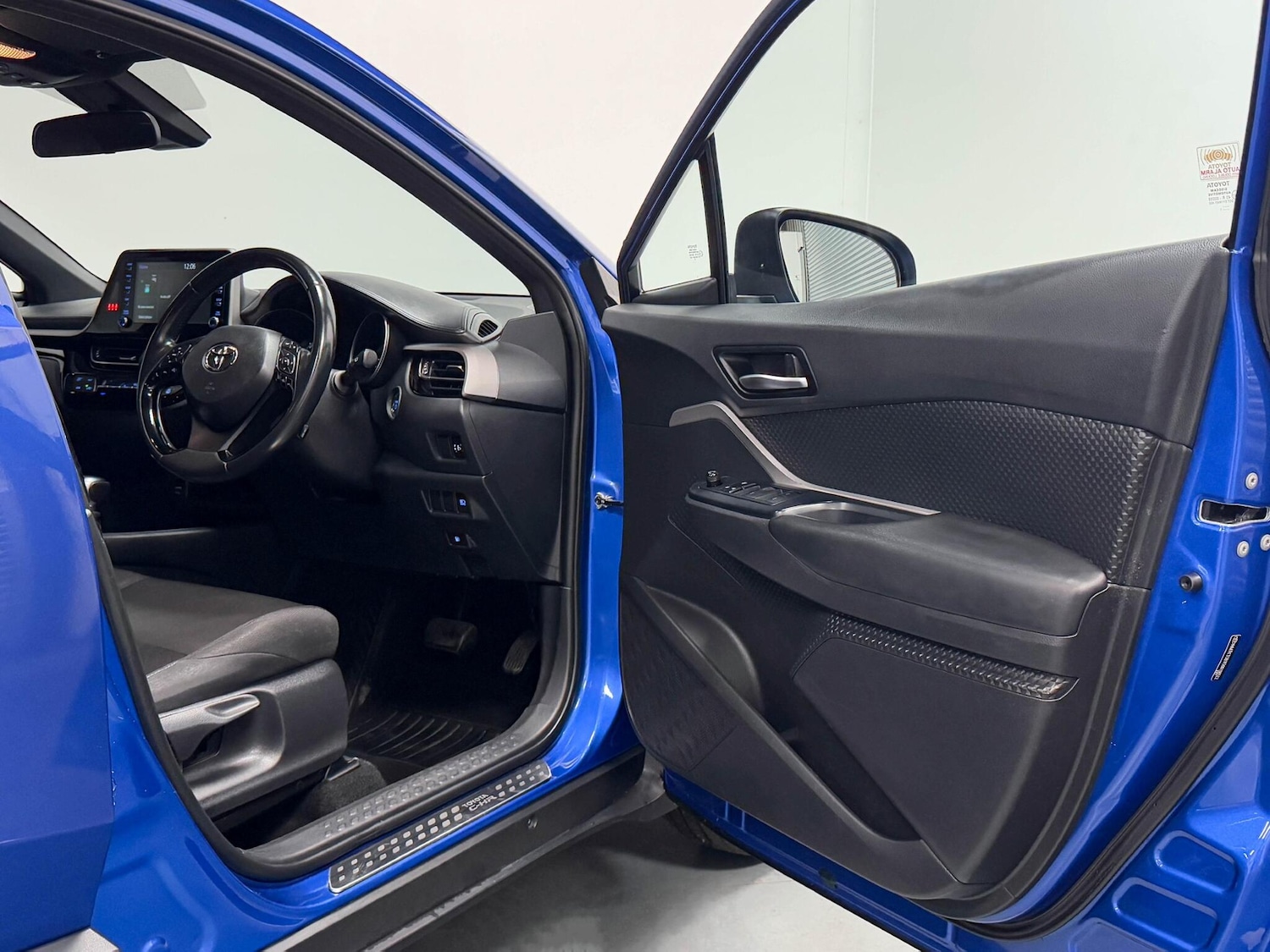 Used Toyota C-HR 2021 for sale - 76122780: Photo 14