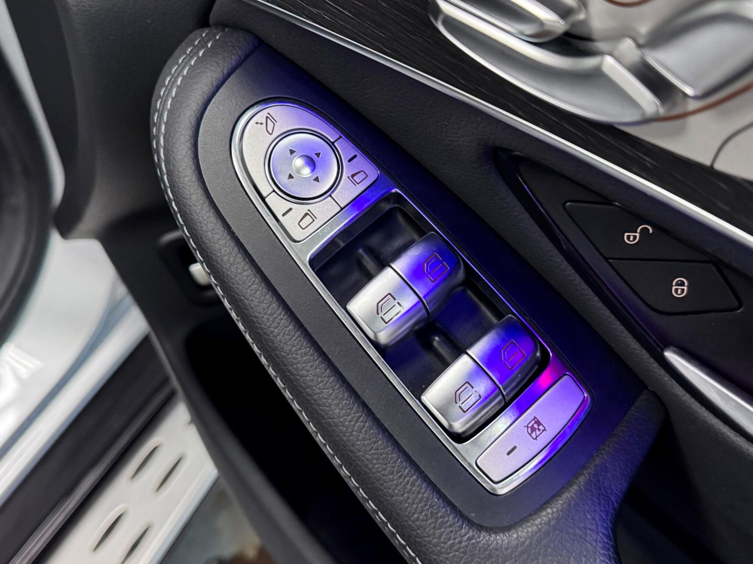 Used Mercedes-Benz GLC 2022 for sale - 77142920: Photo 17