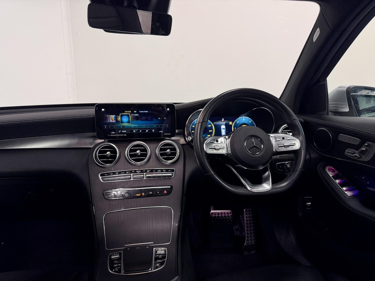 Used Mercedes-Benz GLC 2022 for sale - 77142920: Photo 24