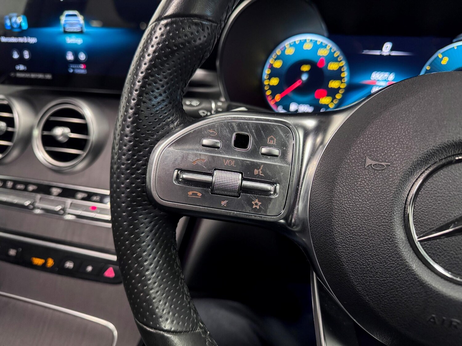 Used Mercedes-Benz GLC 2022 for sale - 77142920: Photo 34