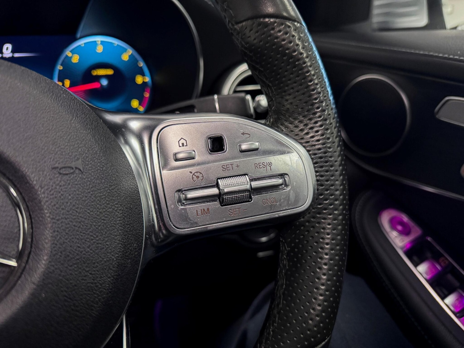 Used Mercedes-Benz GLC 2022 for sale - 77142920: Photo 36