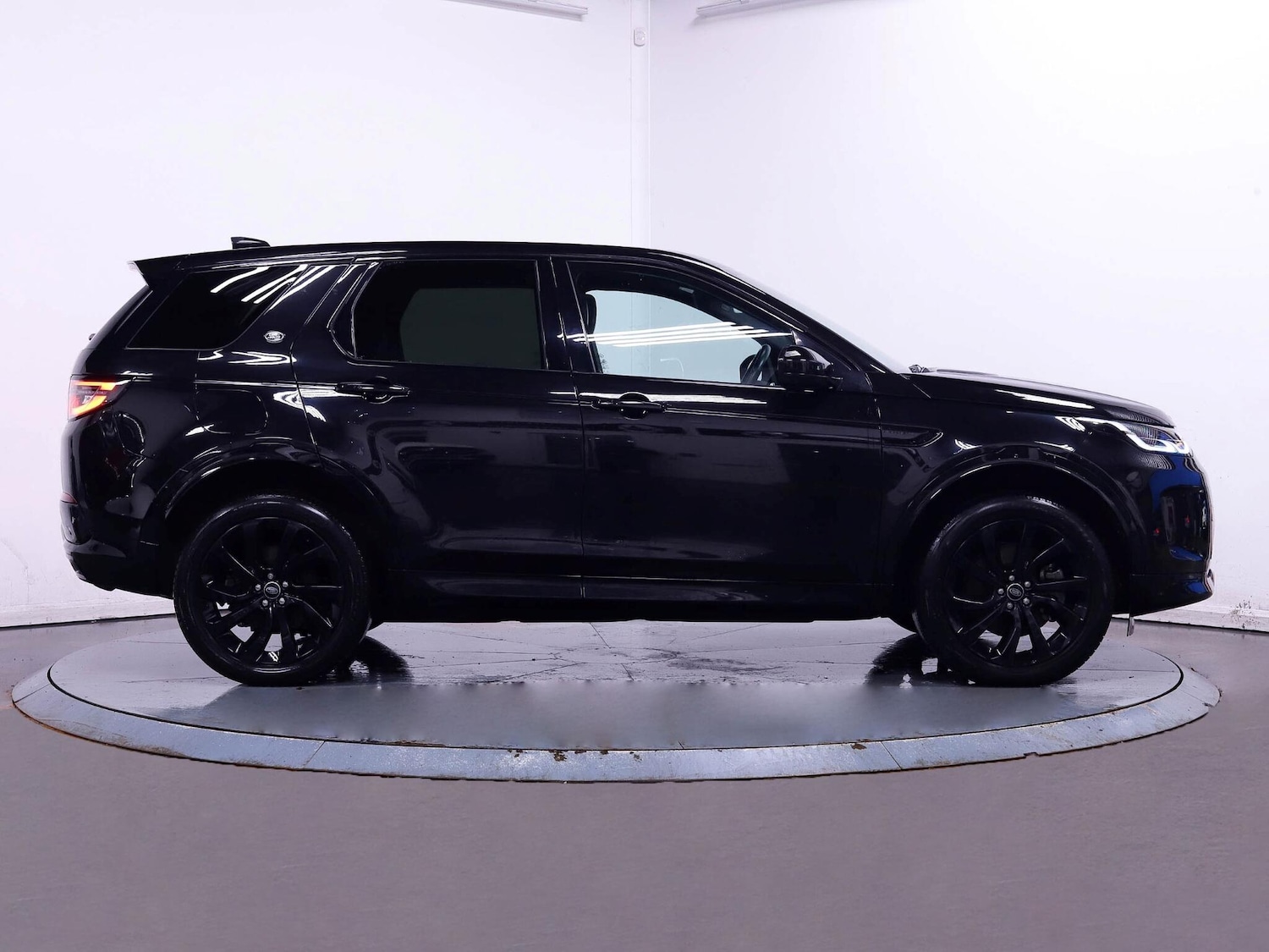 Used Land Rover Discovery Sport 2023 for sale - 77108989: Photo 8