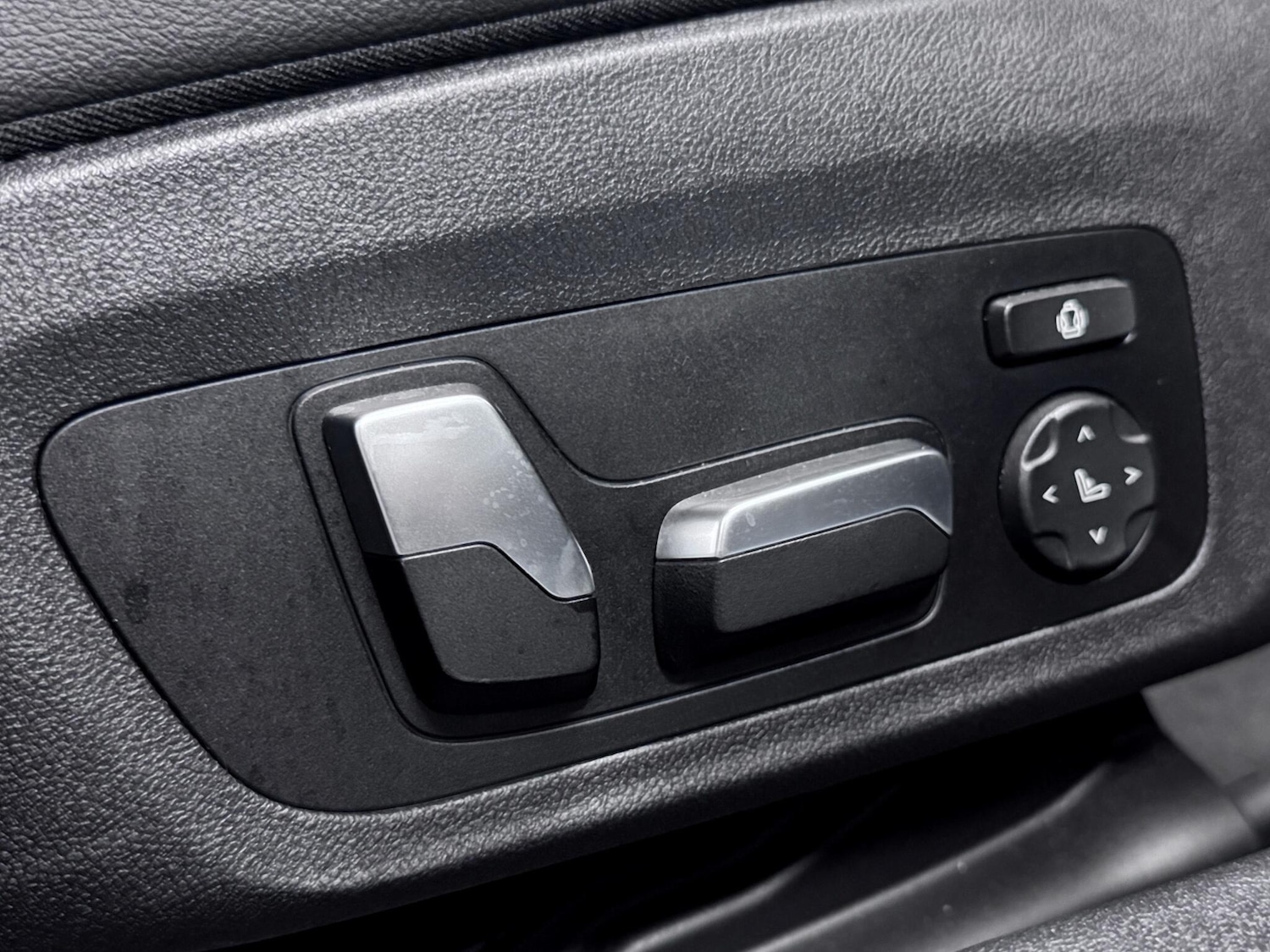 Used BMW 3 Series 2024 for sale - 76658758: Photo 21