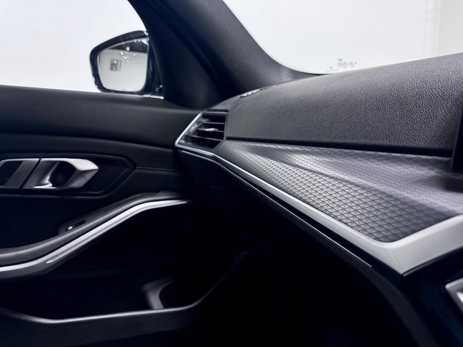 Used BMW 3 Series 2024 for sale - 76658758: Photo 29