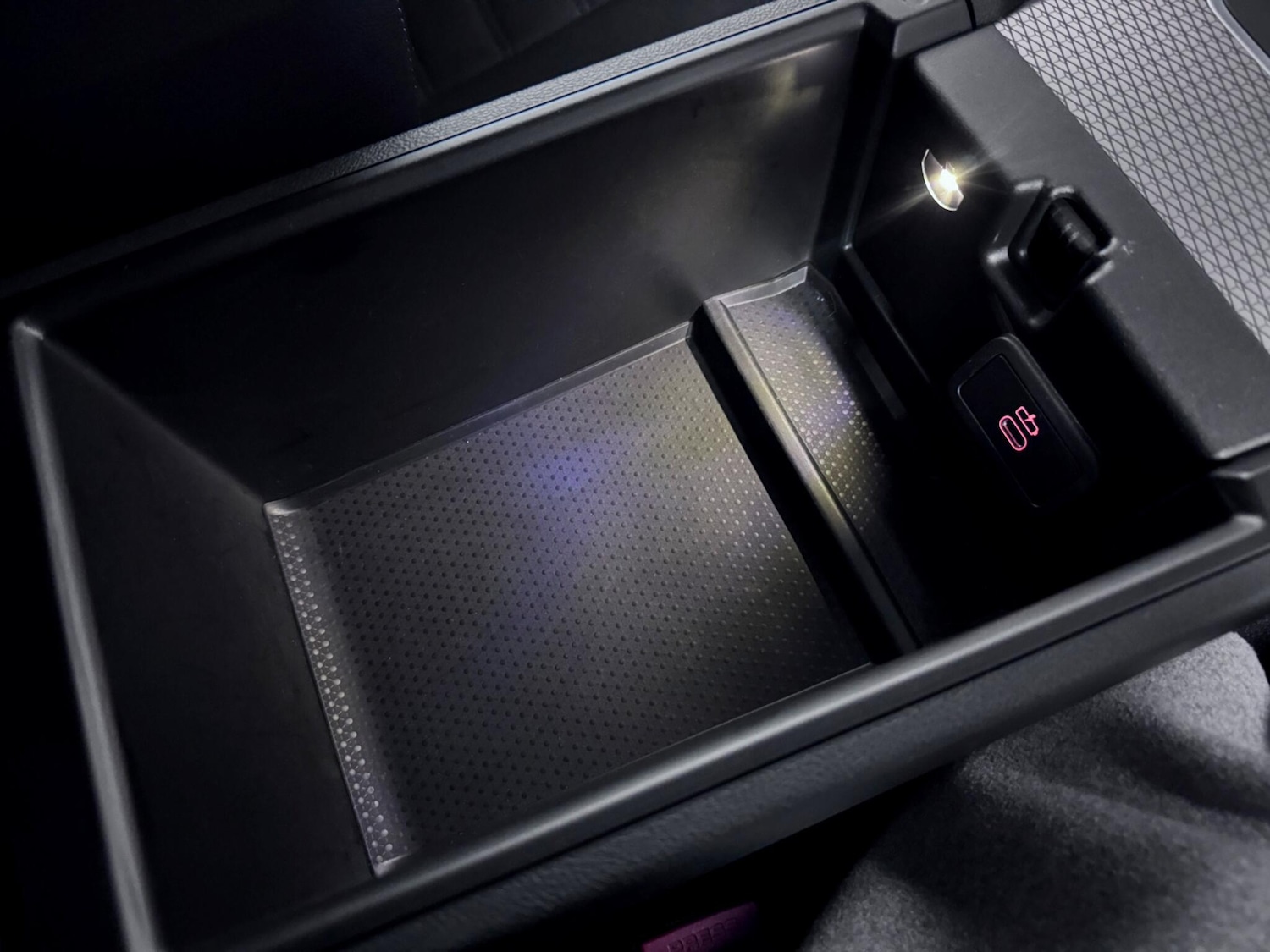 Used BMW 3 Series 2024 for sale - 76658758: Photo 30