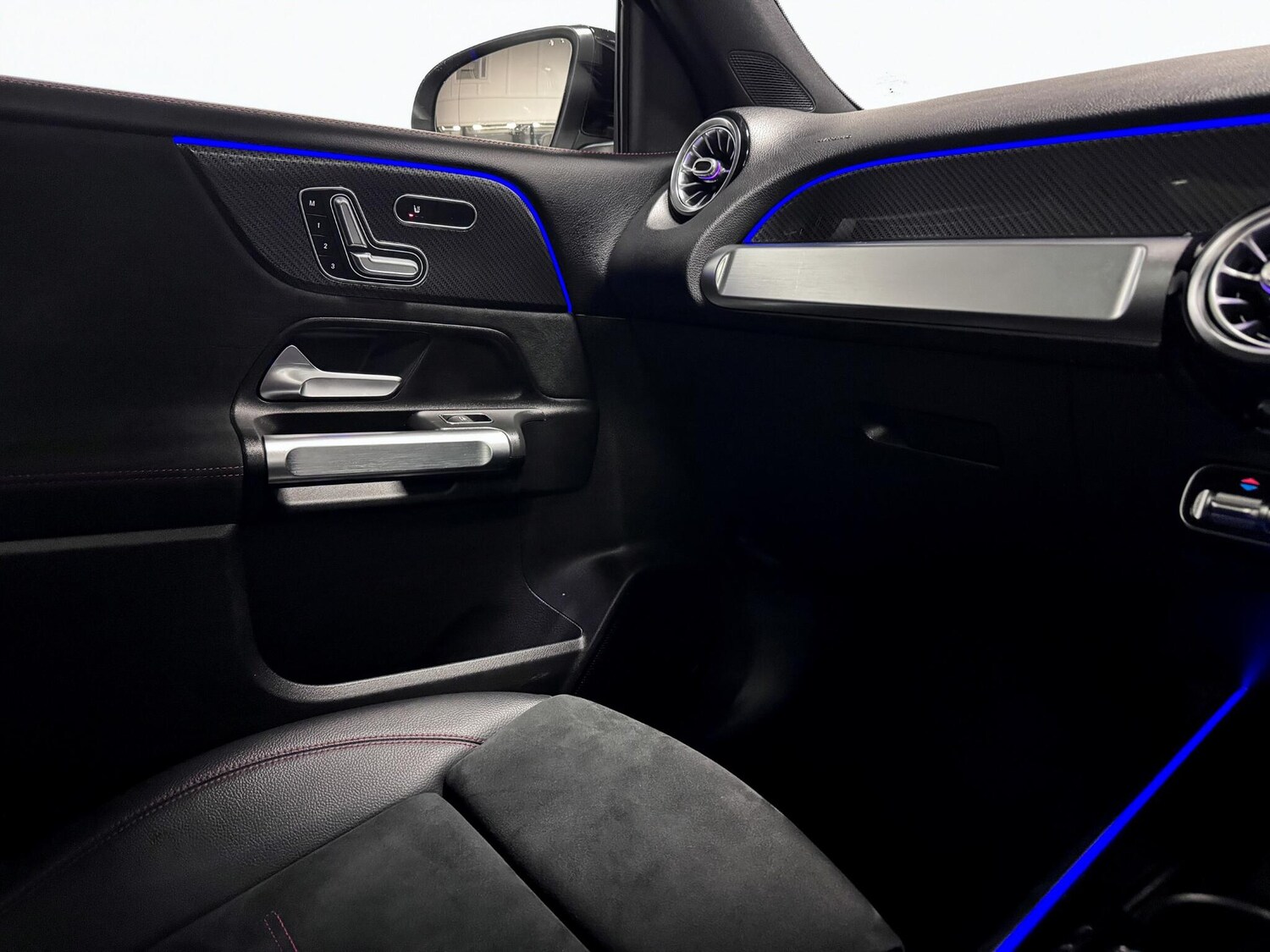 Used Mercedes-Benz GLB for sale - 77597850: Photo 31