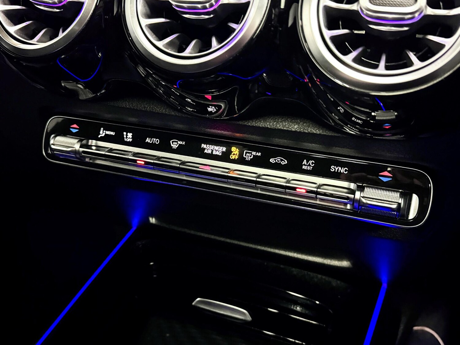 Used Mercedes-Benz GLB for sale - 77597850: Photo 34