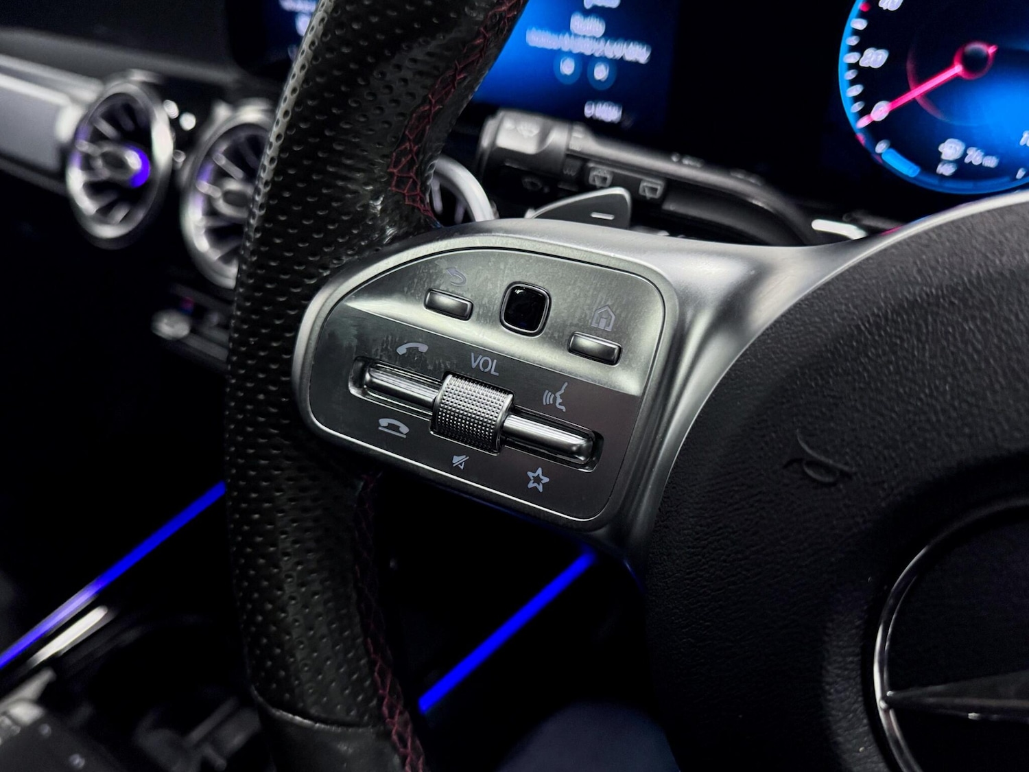 Used Mercedes-Benz GLB for sale - 77597850: Photo 37