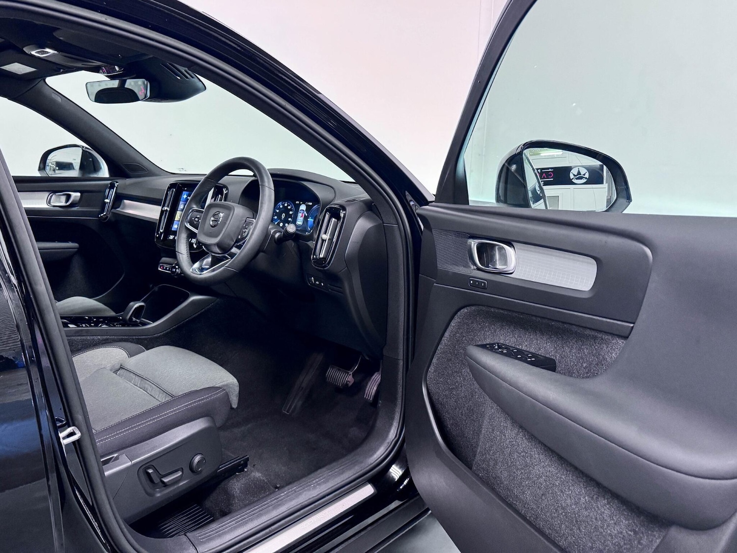 Used Volvo XC40 2022 for sale - 76472157: Photo 14