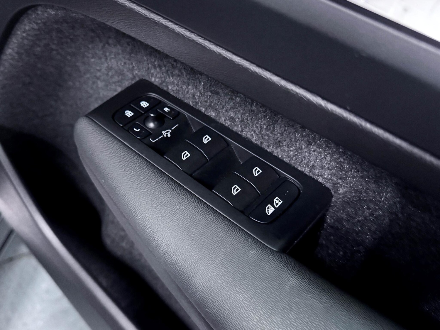 Used Volvo XC40 2022 for sale - 76472157: Photo 17