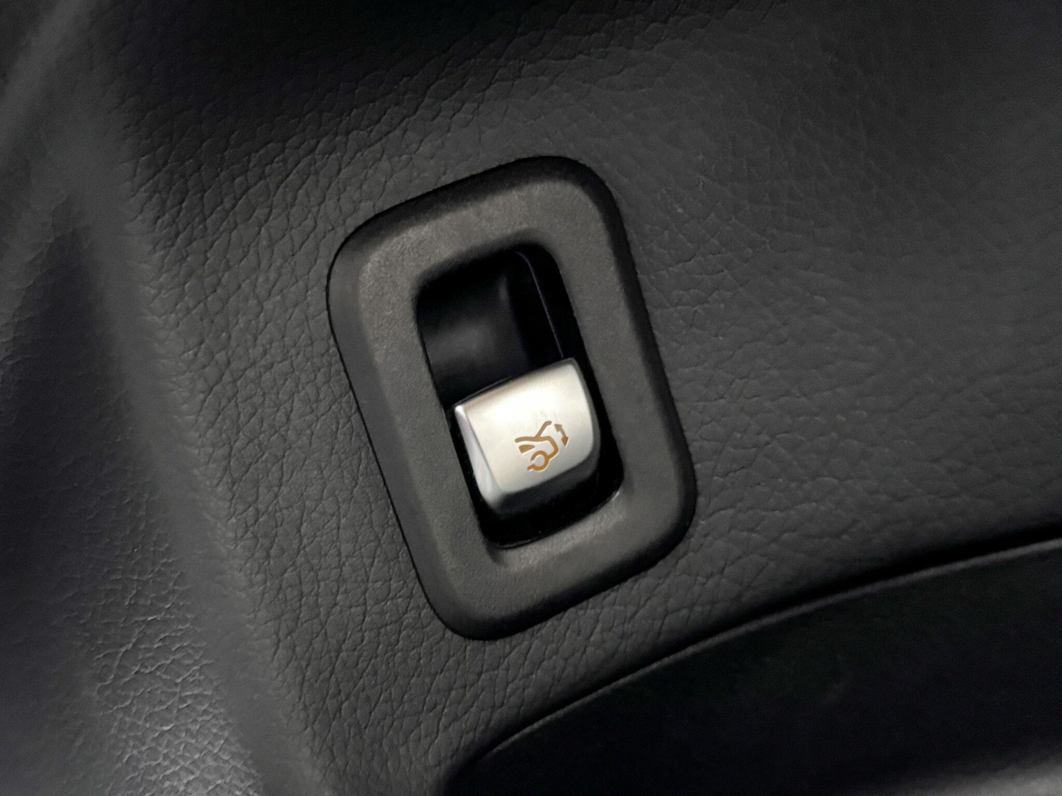 Used Mercedes-Benz GLC 2022 for sale - 76998921: Photo 18