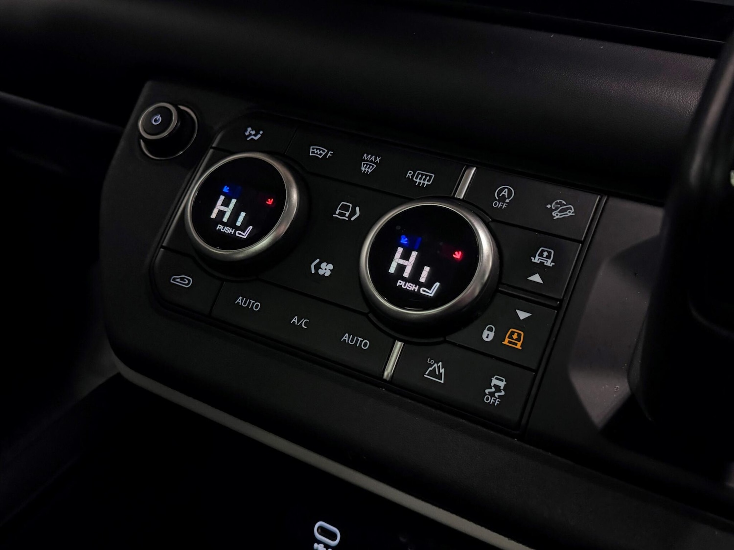 Used Land Rover Defender 110 for sale - 77029726: Photo 32