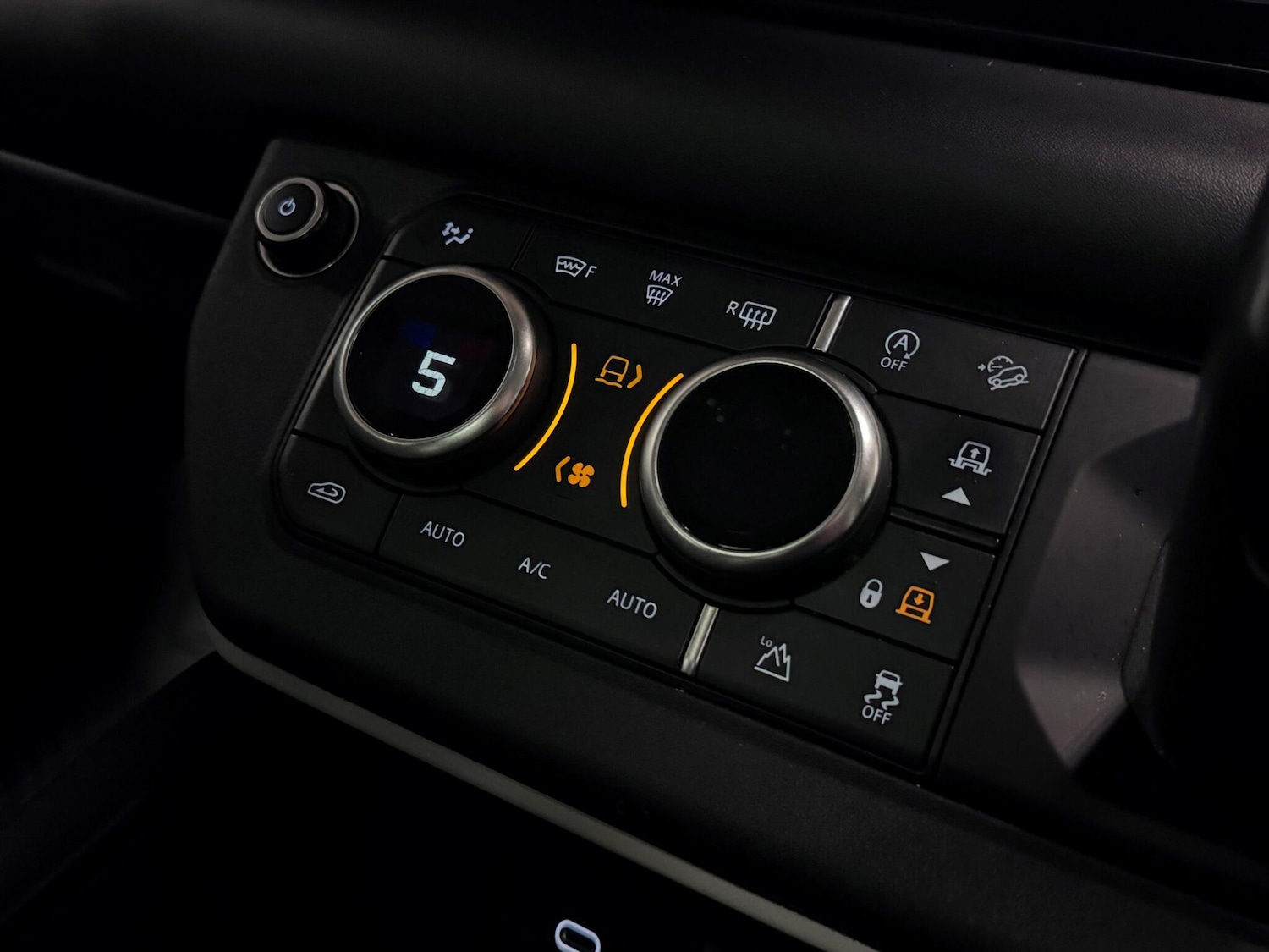 Used Land Rover Defender 110 for sale - 77029726: Photo 33