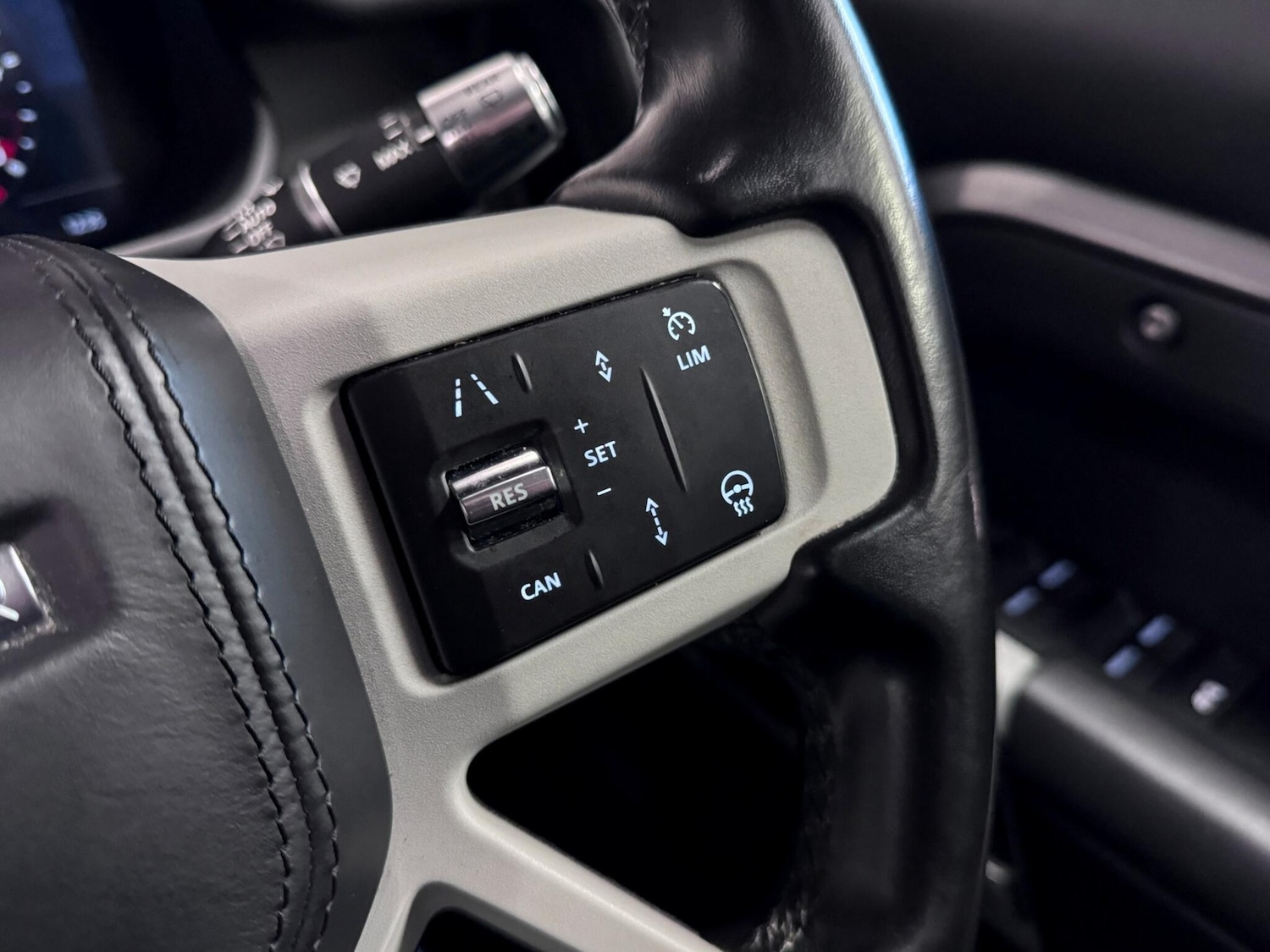 Used Land Rover Defender 110 for sale - 77029726: Photo 40