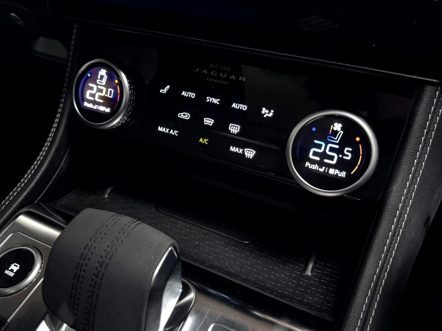 Used Jaguar F-Pace 2024 for sale - 76823489: Photo 32