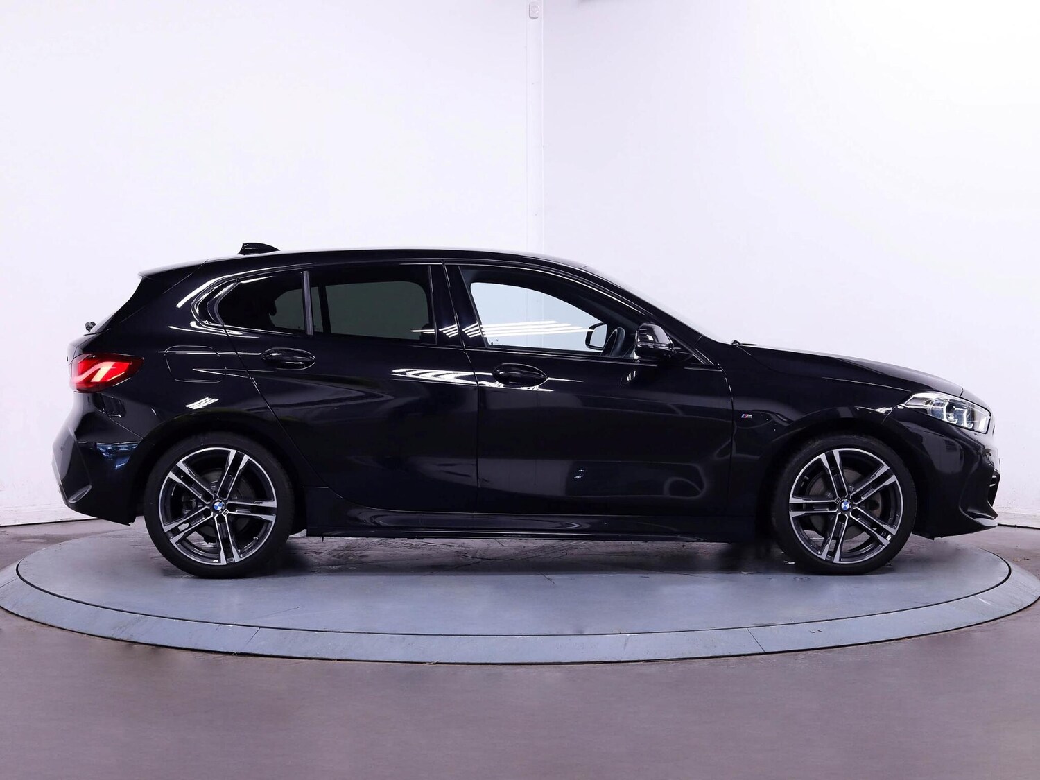 Used BMW 1 Series 2024 for sale - 76188437: Photo 8