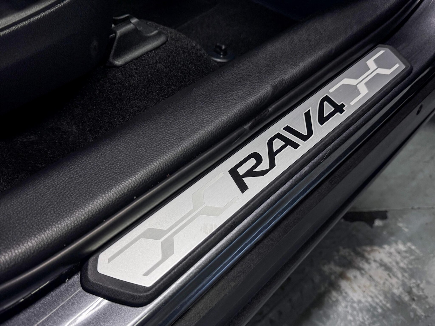 Used Toyota RAV4 2023 for sale - 76689664: Photo 17