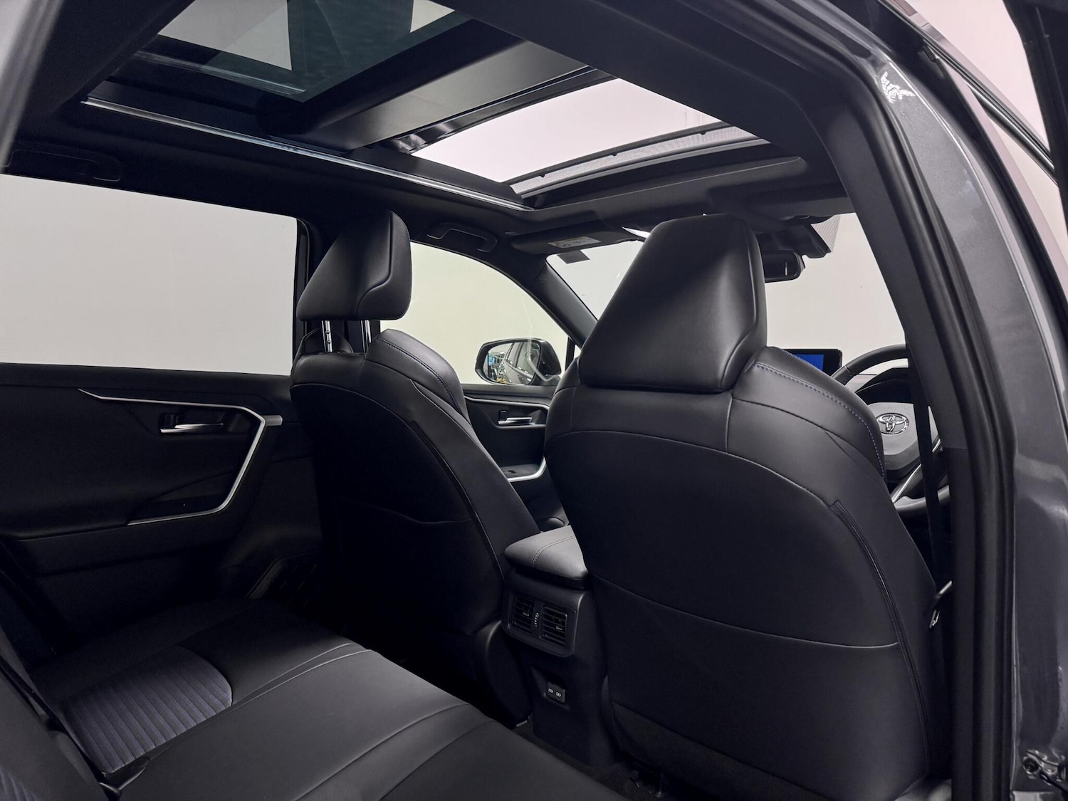 Used Toyota RAV4 2023 for sale - 76689664: Photo 26