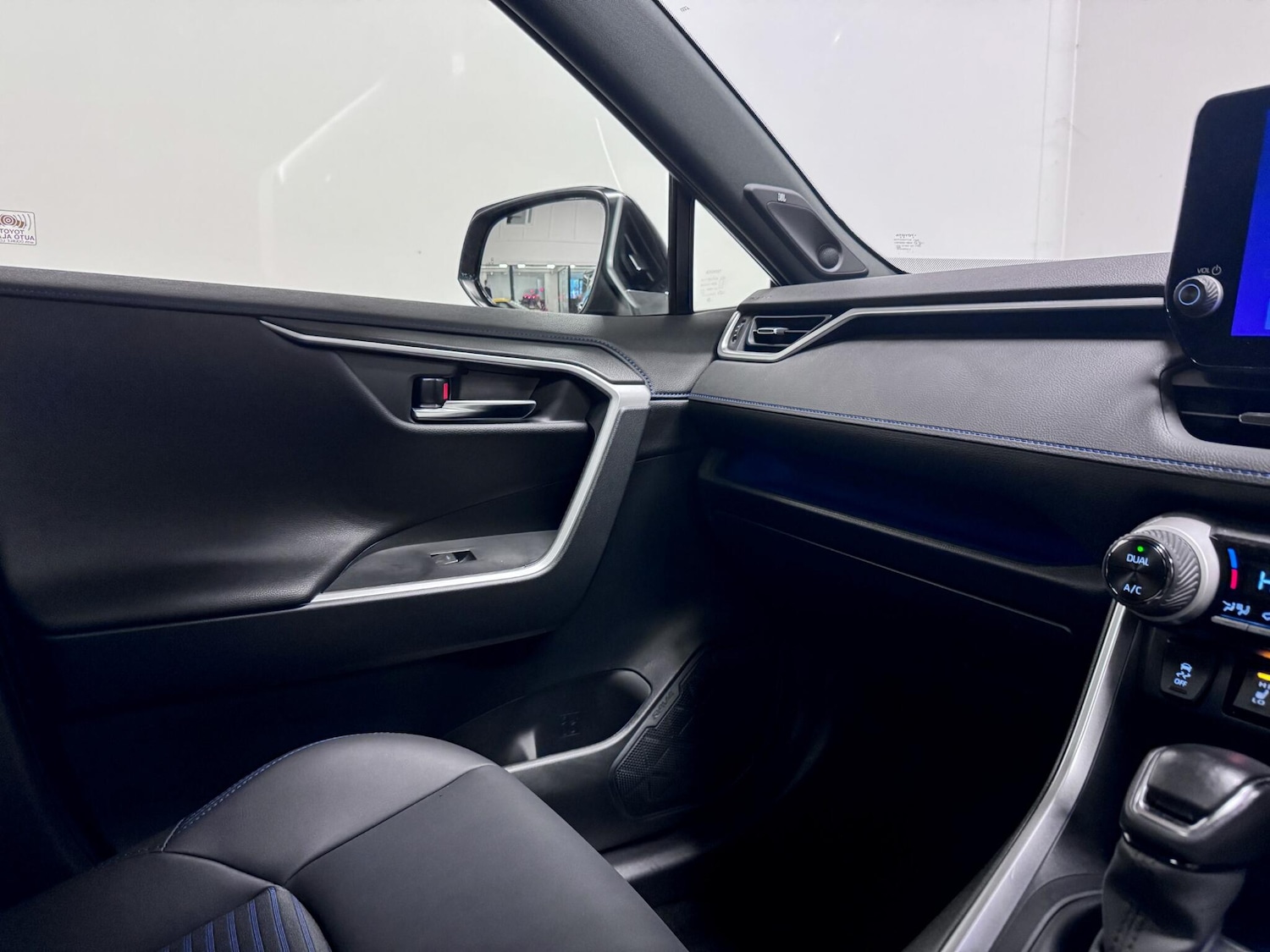 Used Toyota RAV4 2023 for sale - 76689664: Photo 28