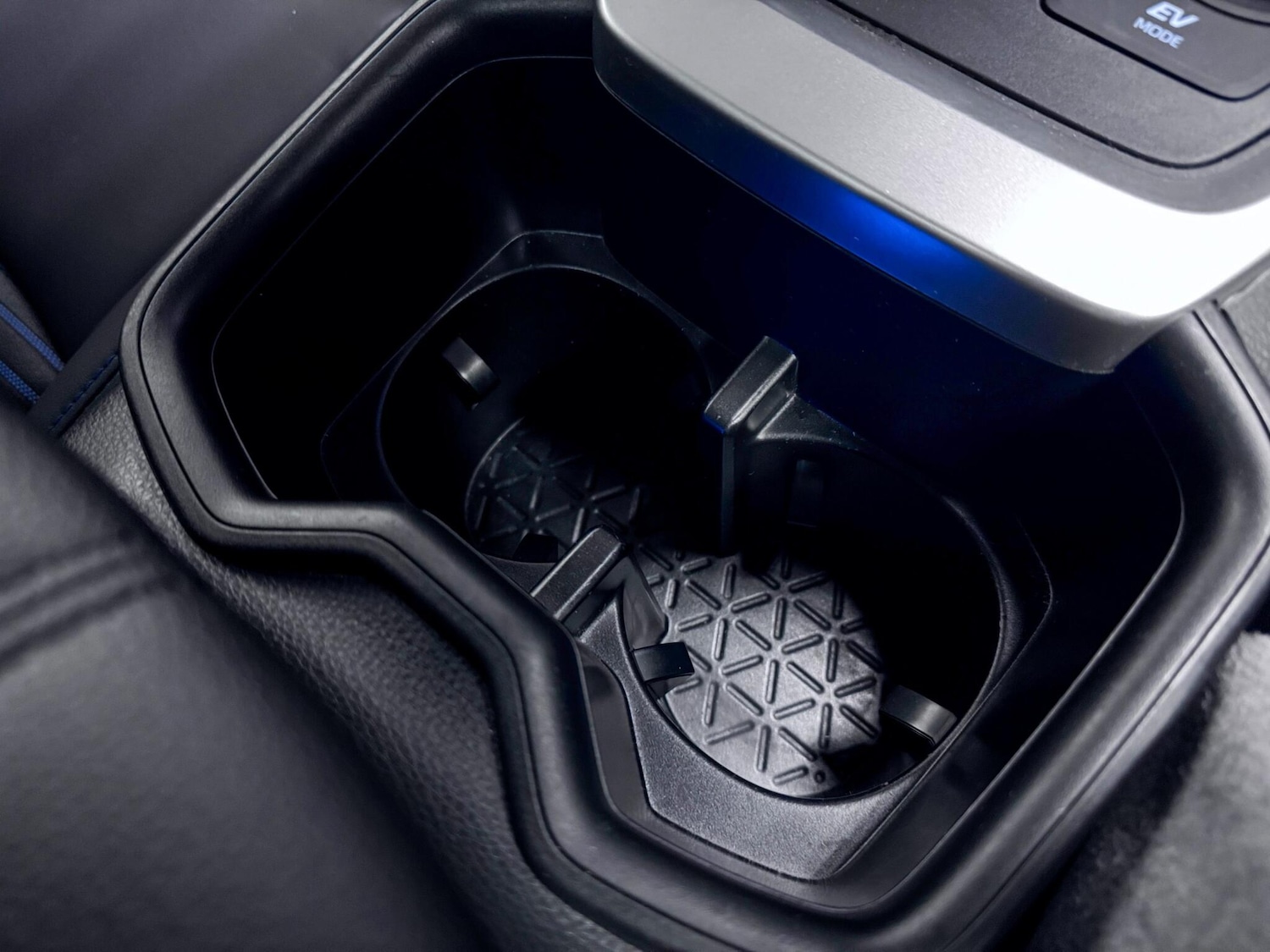 Used Toyota RAV4 2023 for sale - 76689664: Photo 31