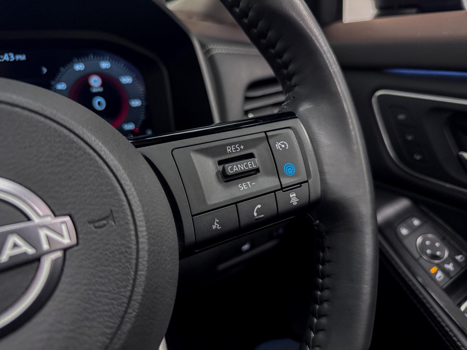 Used Nissan X-Trail 2022 for sale - 77131605: Photo 42