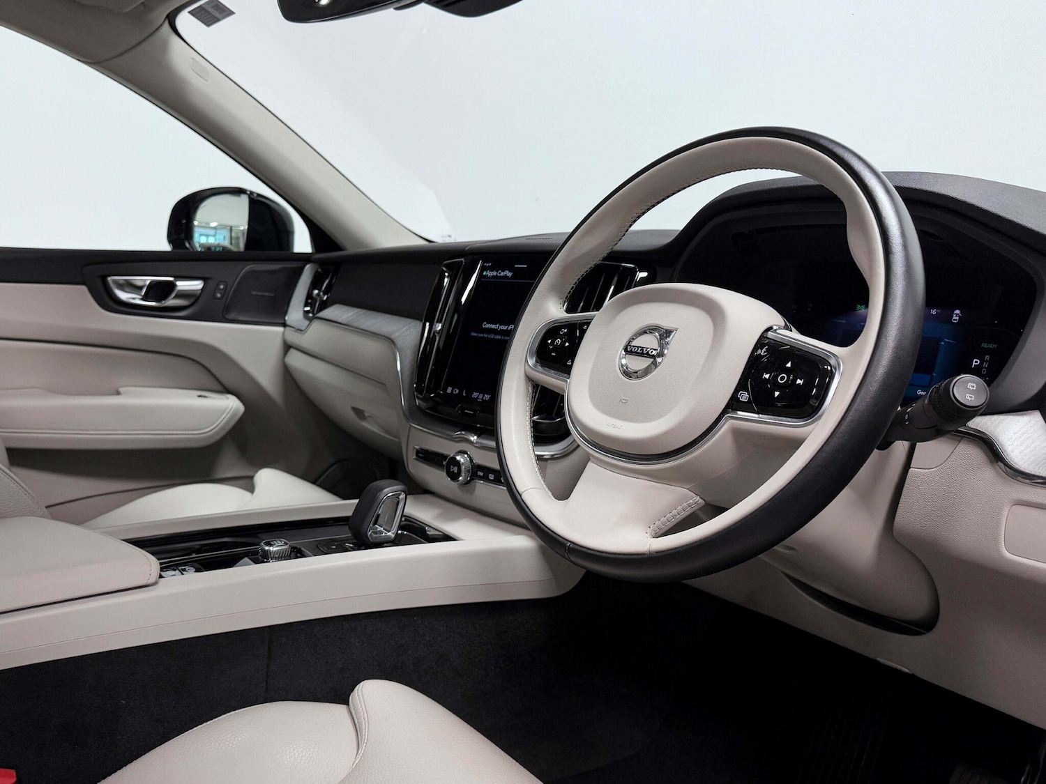 Used Volvo XC60 2024 for sale - 76072349: Photo 23