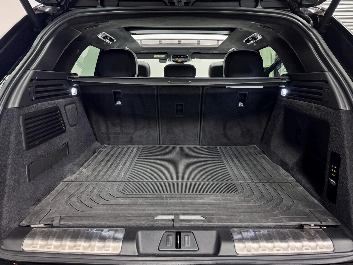 Used Land Rover Range Rover Sport 2023 for sale - 77376180: Photo 12