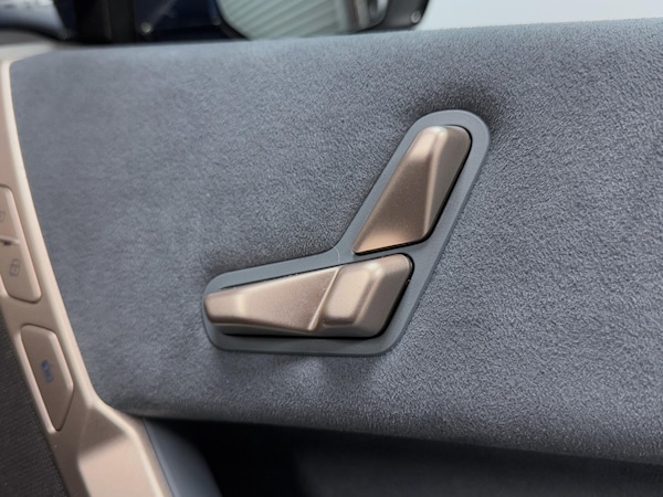 Used BMW iX 2024 for sale - 76121936: Photo 18