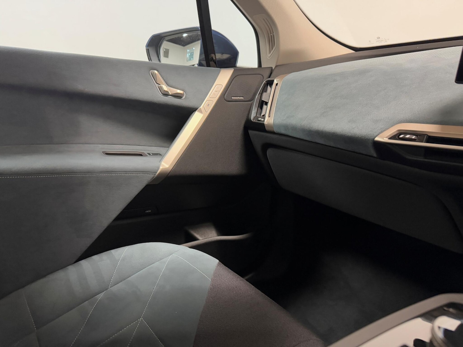 Used BMW iX 2024 for sale - 76121936: Photo 32