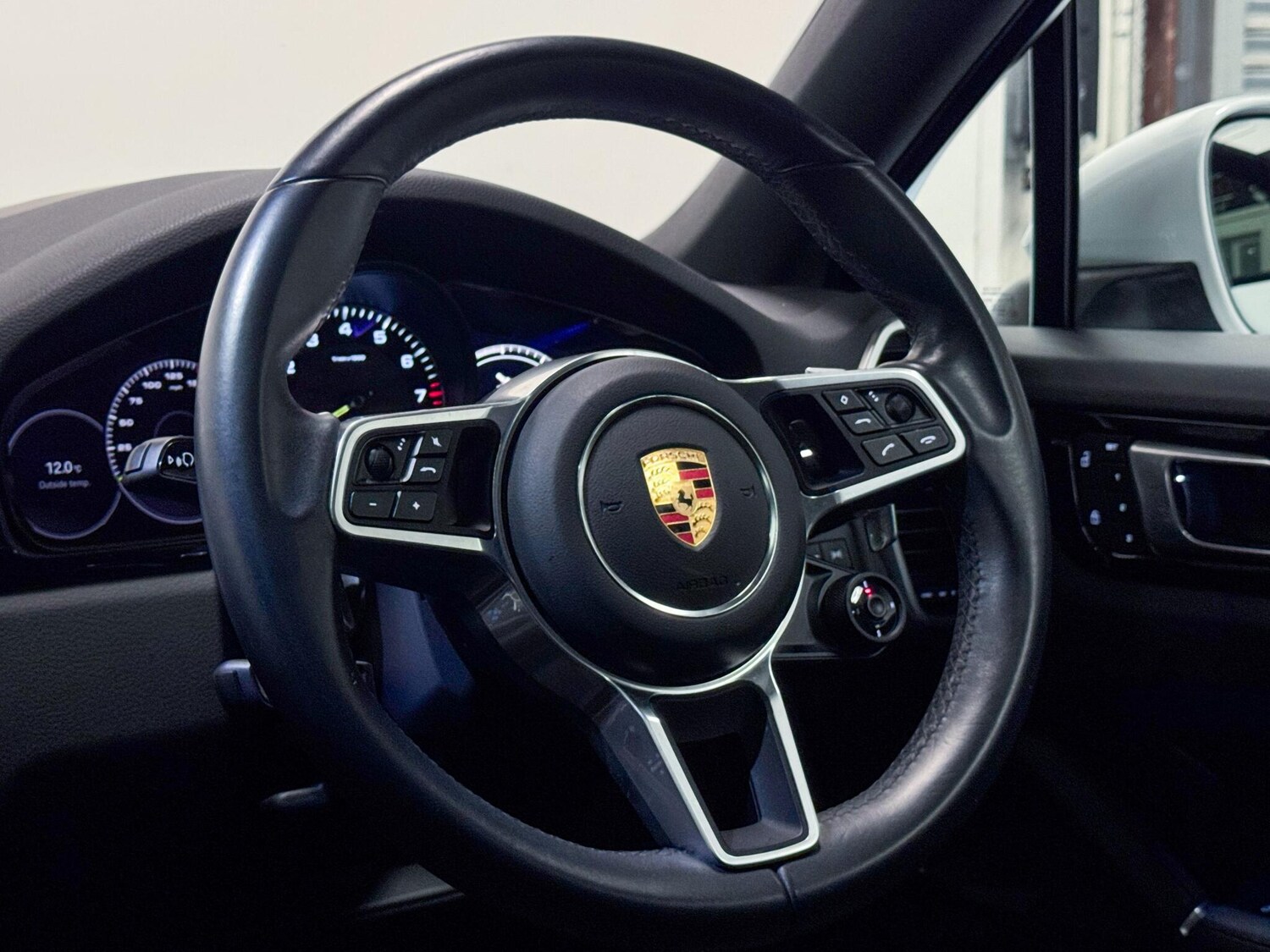 Used Porsche Cayenne 2023 for sale - 76371259: Photo 43