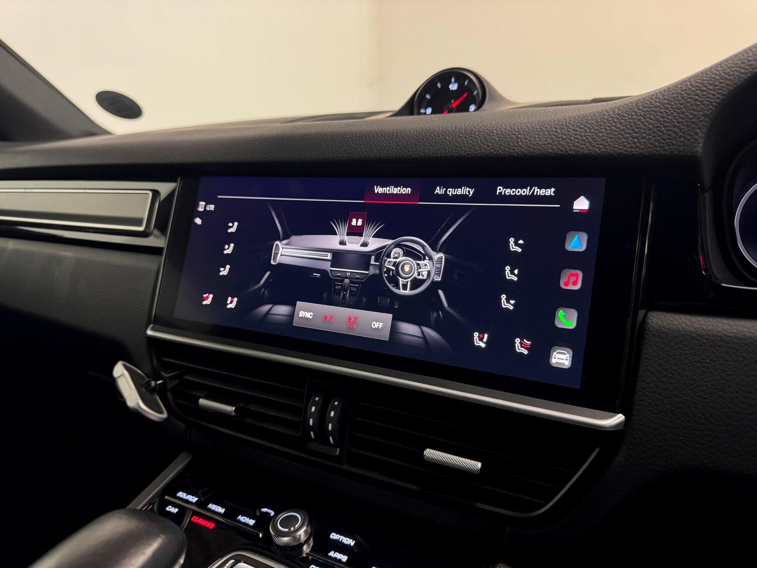 Used Porsche Cayenne 2023 for sale - 76371259: Photo 59