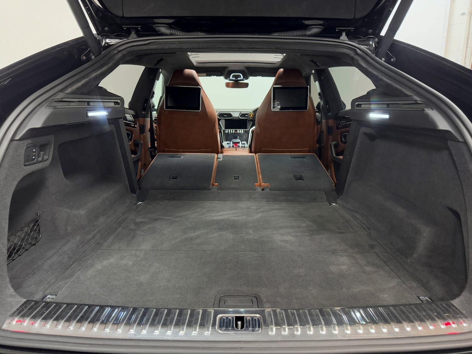 Used Lamborghini Urus 2019 for sale - 76991251: Photo 17