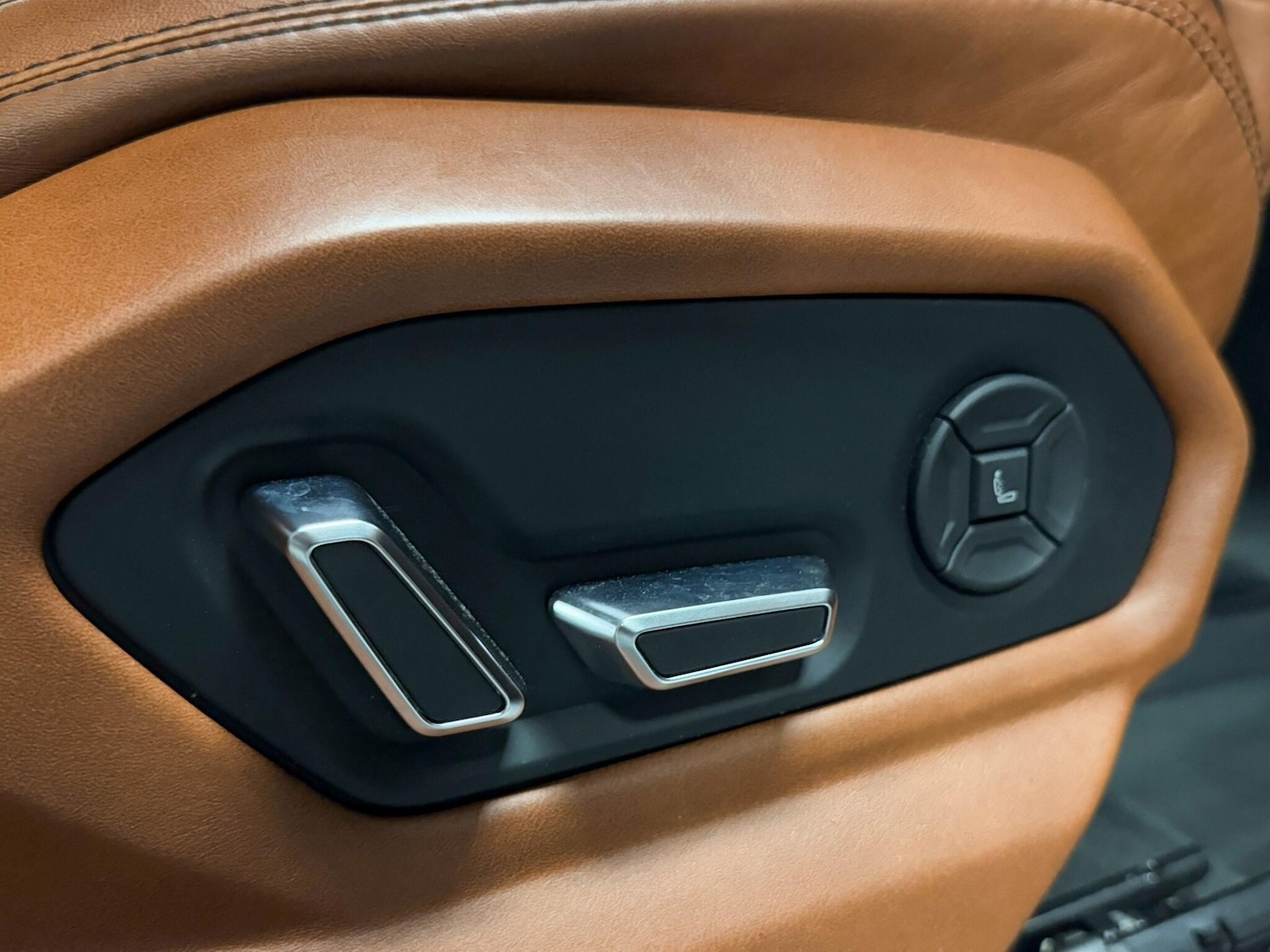 Used Lamborghini Urus 2019 for sale - 76991251: Photo 24