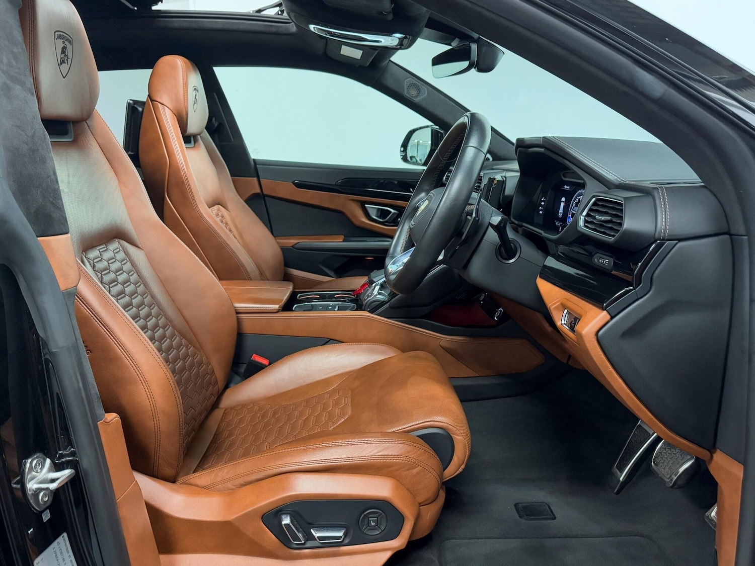 Used Lamborghini Urus 2019 for sale - 76991251: Photo 28