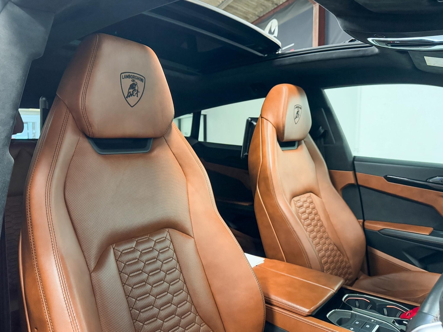 Used Lamborghini Urus 2019 for sale - 76991251: Photo 29