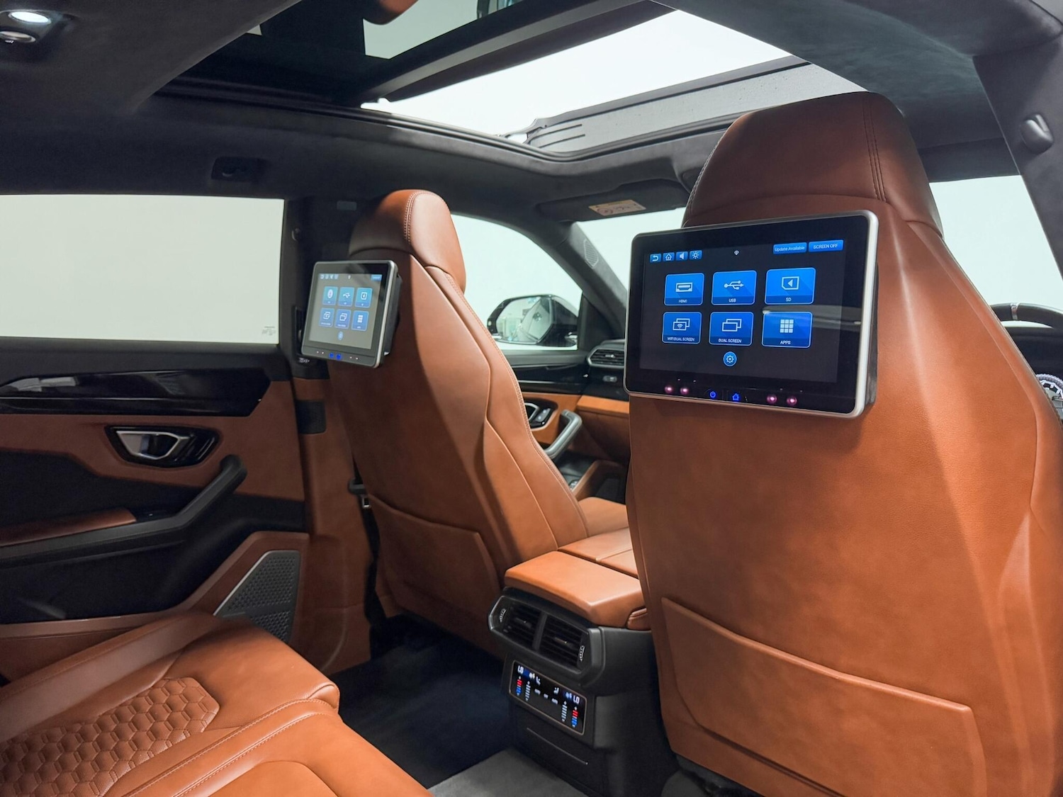 Used Lamborghini Urus 2019 for sale - 76991251: Photo 32