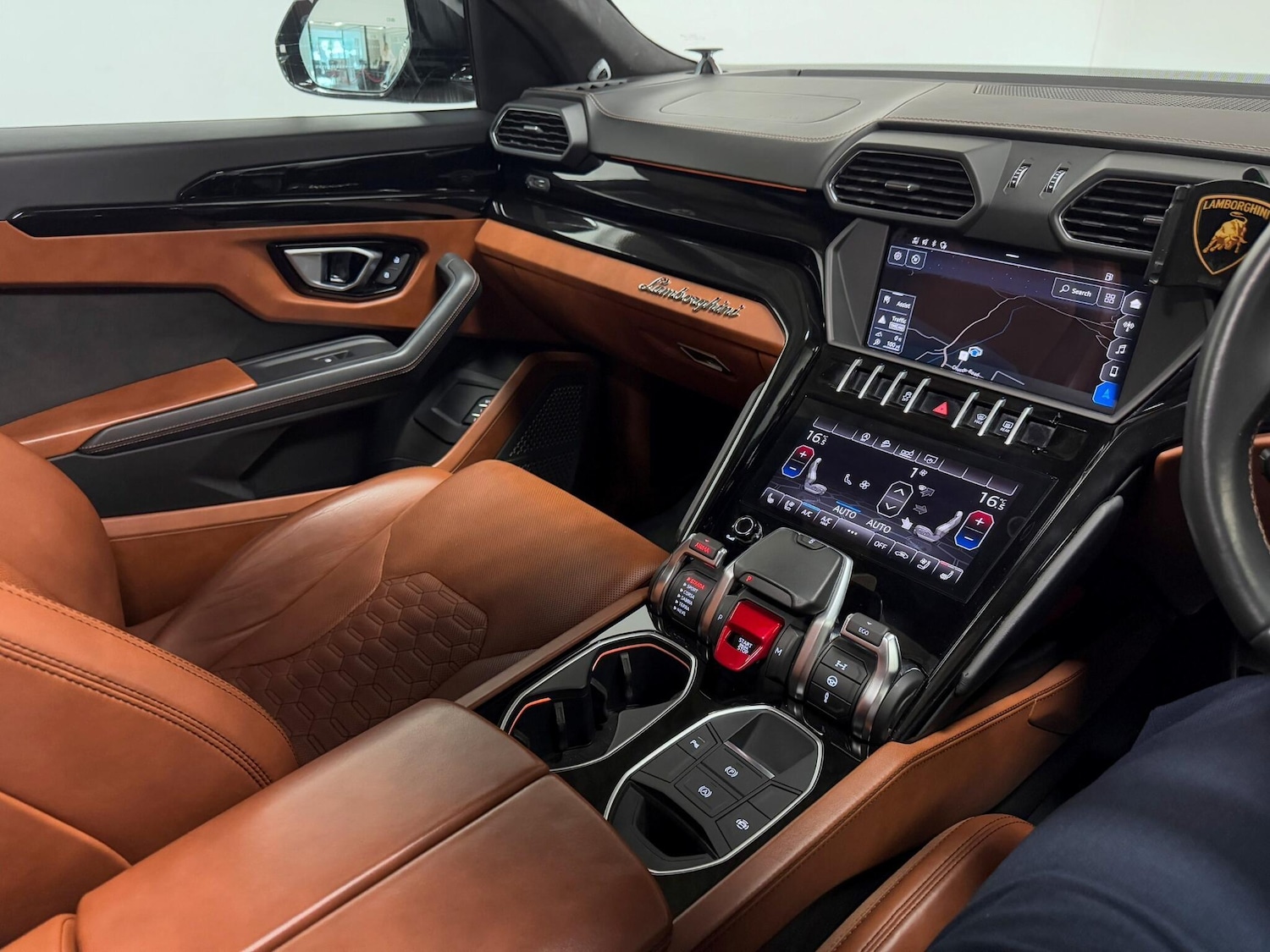 Used Lamborghini Urus 2019 for sale - 76991251: Photo 34