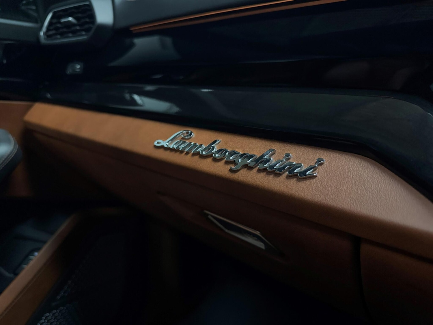 Used Lamborghini Urus 2019 for sale - 76991251: Photo 36