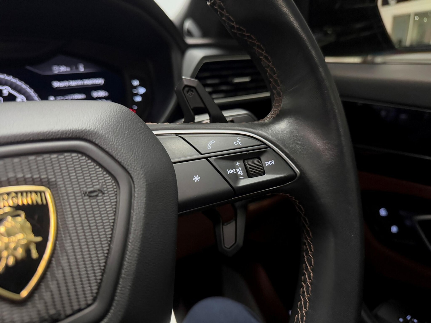 Used Lamborghini Urus 2019 for sale - 76991251: Photo 50