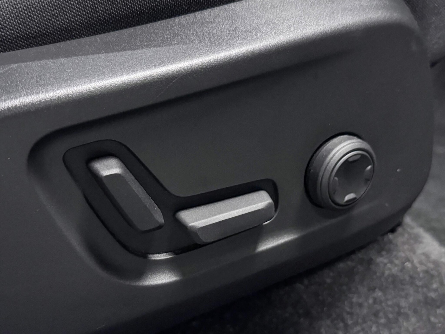 Used Volvo XC40 2023 for sale - 76952338: Photo 21