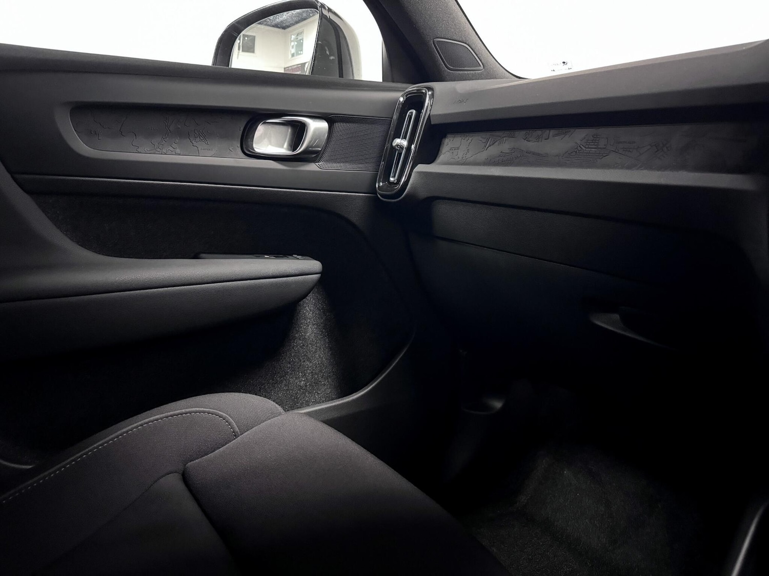 Used Volvo XC40 2023 for sale - 76952338: Photo 29