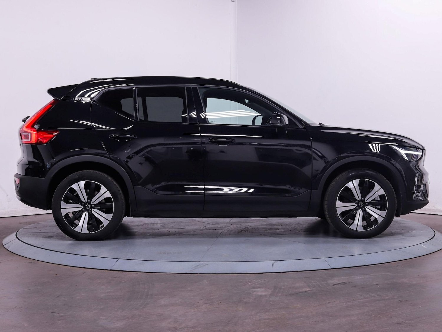 Used Volvo XC40 2023 for sale - 76952338: Photo 8