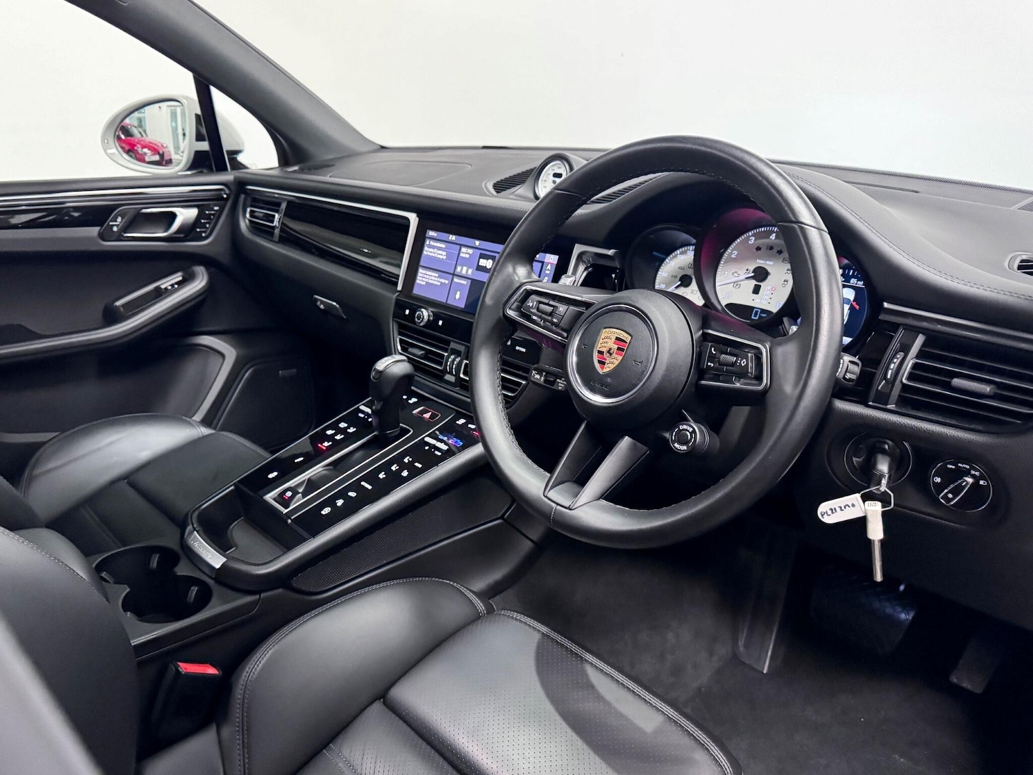 Used Porsche Macan 2022 for sale - 76425097: Photo 24